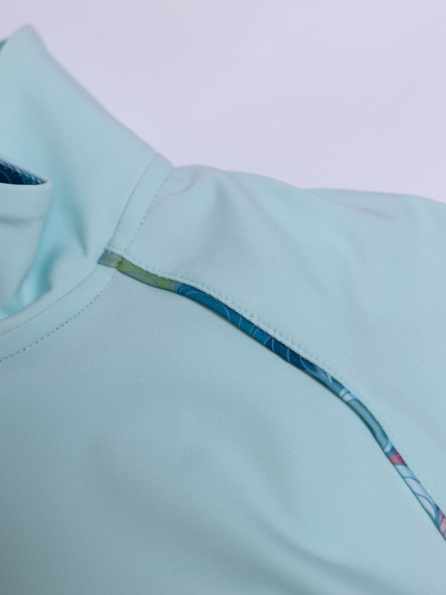 طقم ذات الثلاث قطع